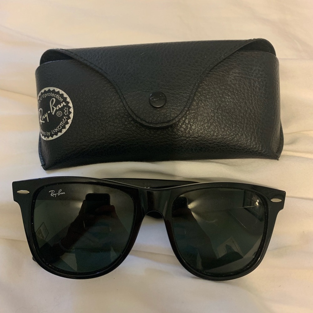 Ray Ban Women’s/Men’s classic wayfarers